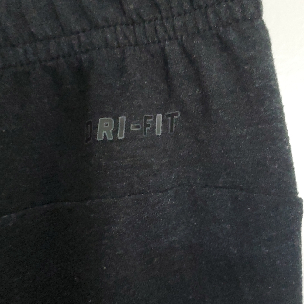 Nike Black Athletic Shorts - Picture 5 of 7
